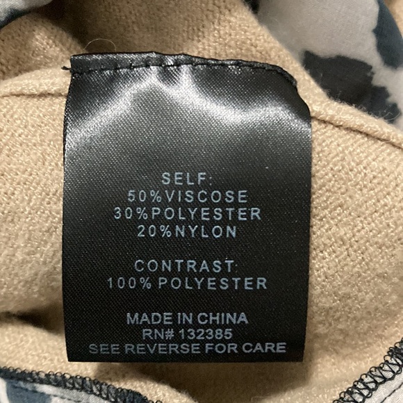 LOVE TOKEN XS fringe long sleeves Sweater animal print on collar, cuff & hemline - Picture 11 of 16